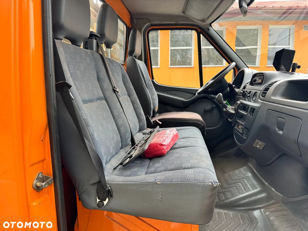 Mercedes-Benz Sprinter - 33