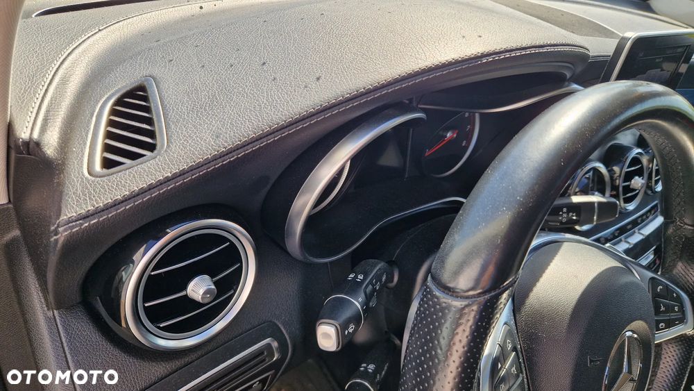 Mercedes-Benz GLC - 30
