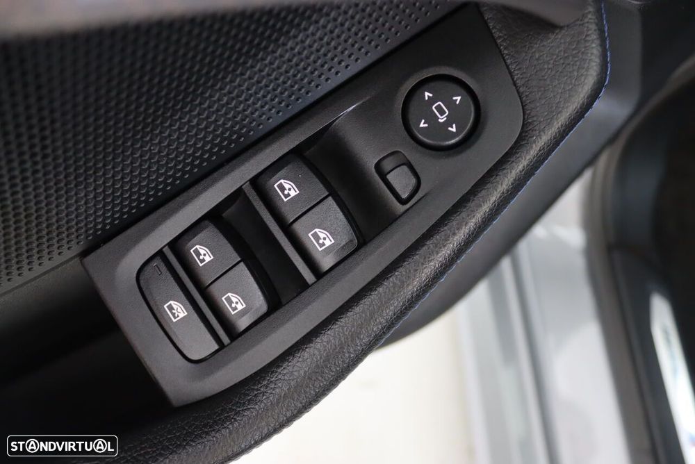 BMW 116 d Pack Desportivo M Auto - 21