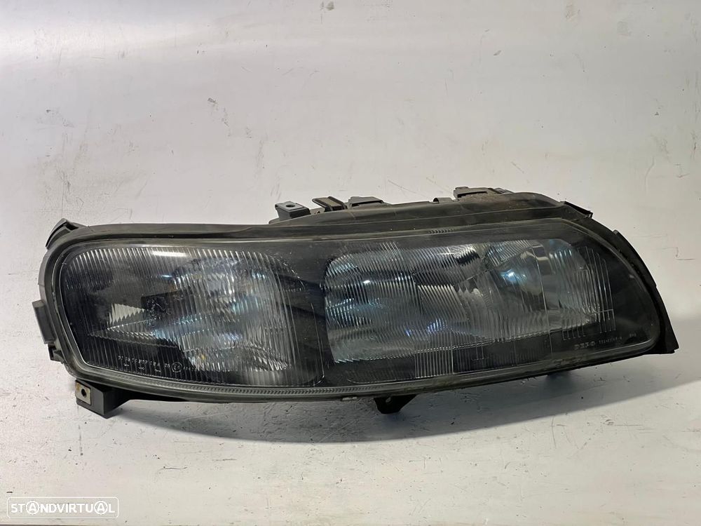 Farol Dto VOLVO V70 II (285) REF. 087731114R - 1