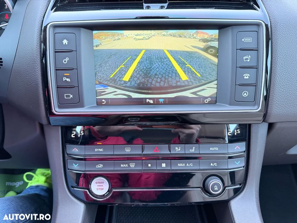 Jaguar F-Pace 30d AWD Prestige - 11