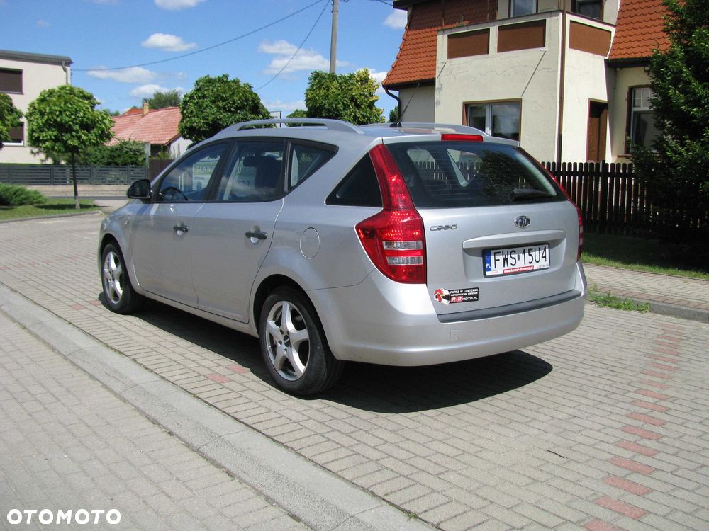 Kia Ceed - 8