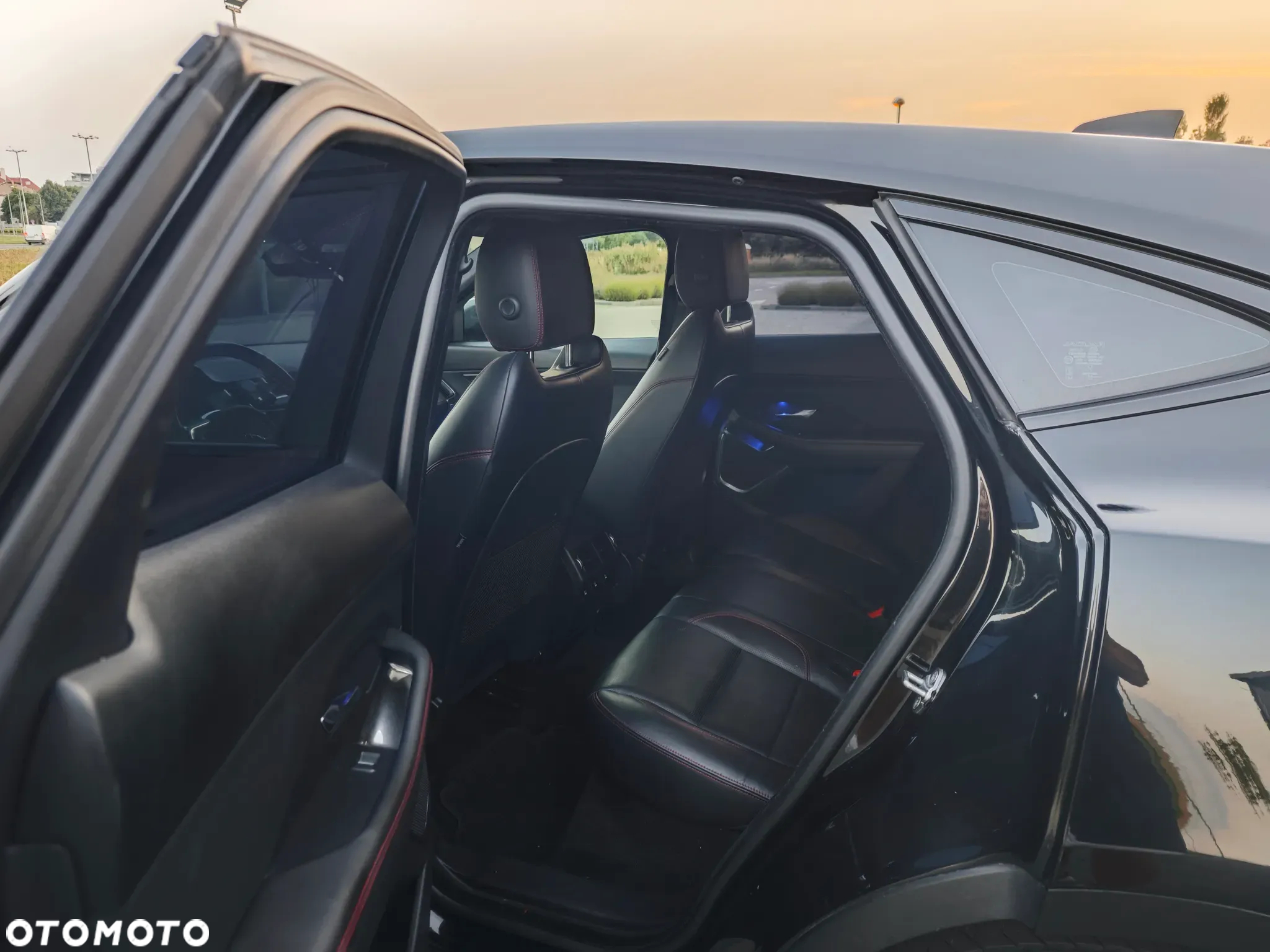Jaguar E-Pace 2.0 i4D AWD R-Dynamic S - 16