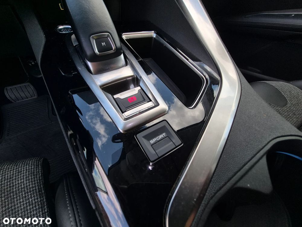 Peugeot 3008 PureTech 180 Stop & Start GPF EAT8 Allure - 28