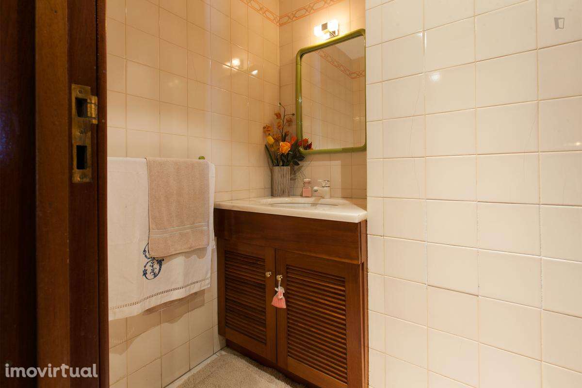 Quarto - localizado em Ramalde Porto - Grande imagem: 3/30