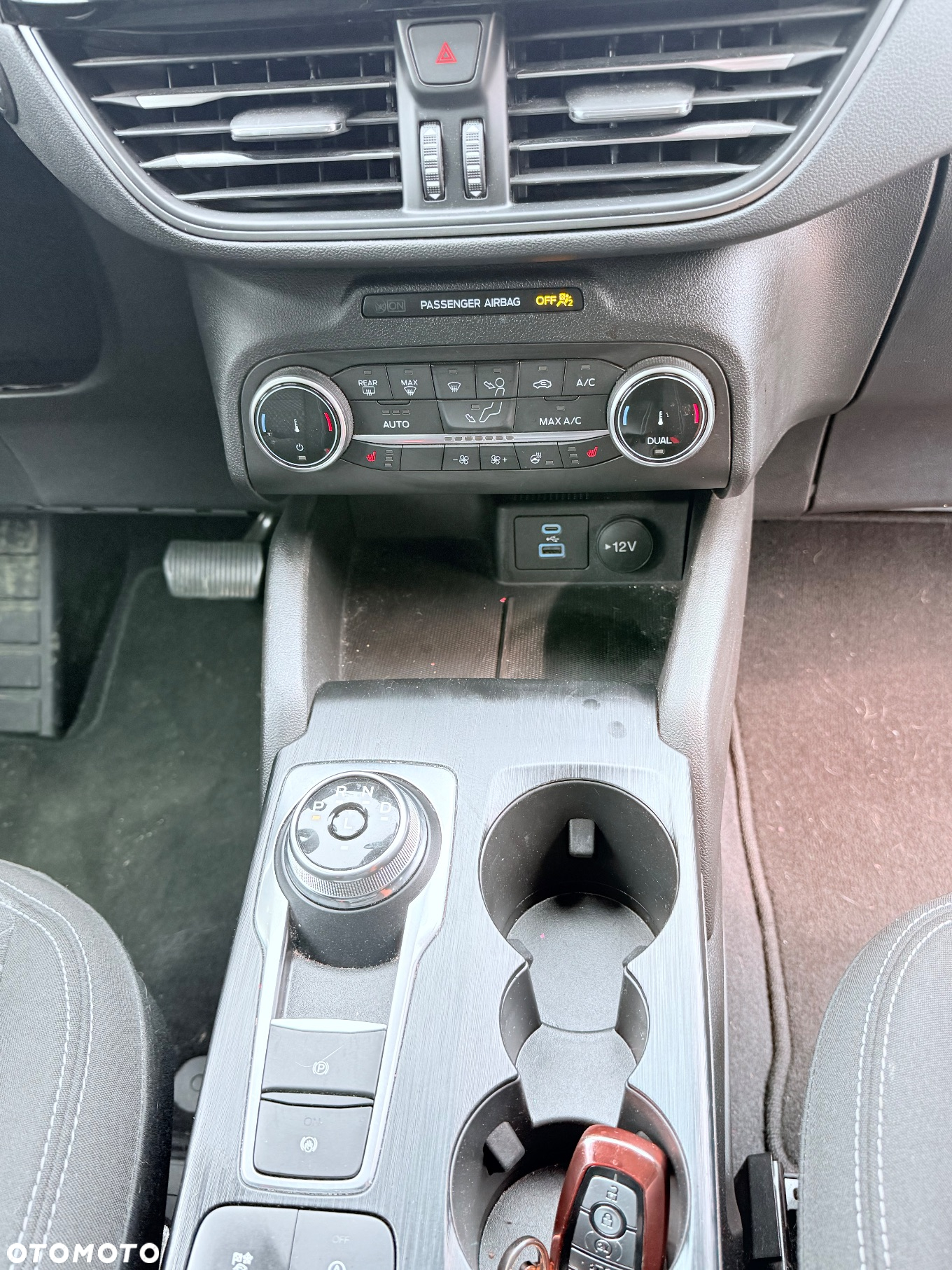 Ford Kuga - 10