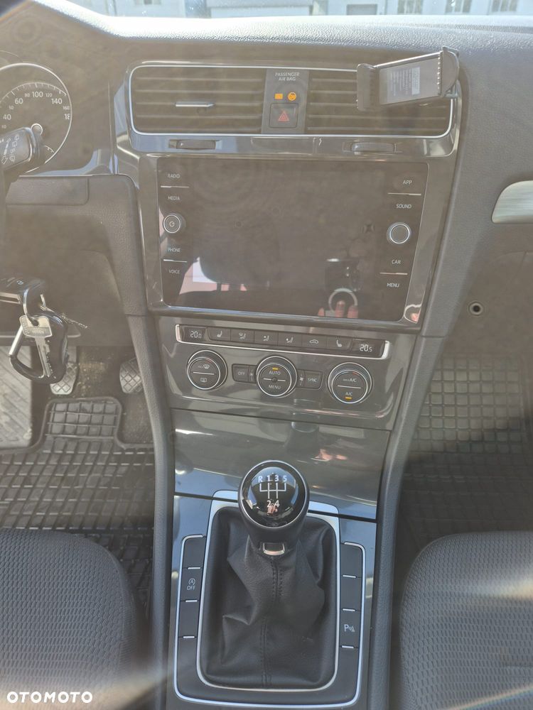 Volkswagen Golf - 12