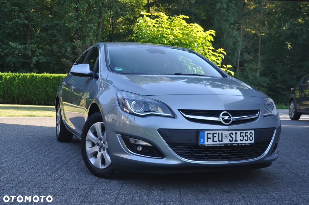 Opel Astra 1.4 Turbo Exklusiv - 1
