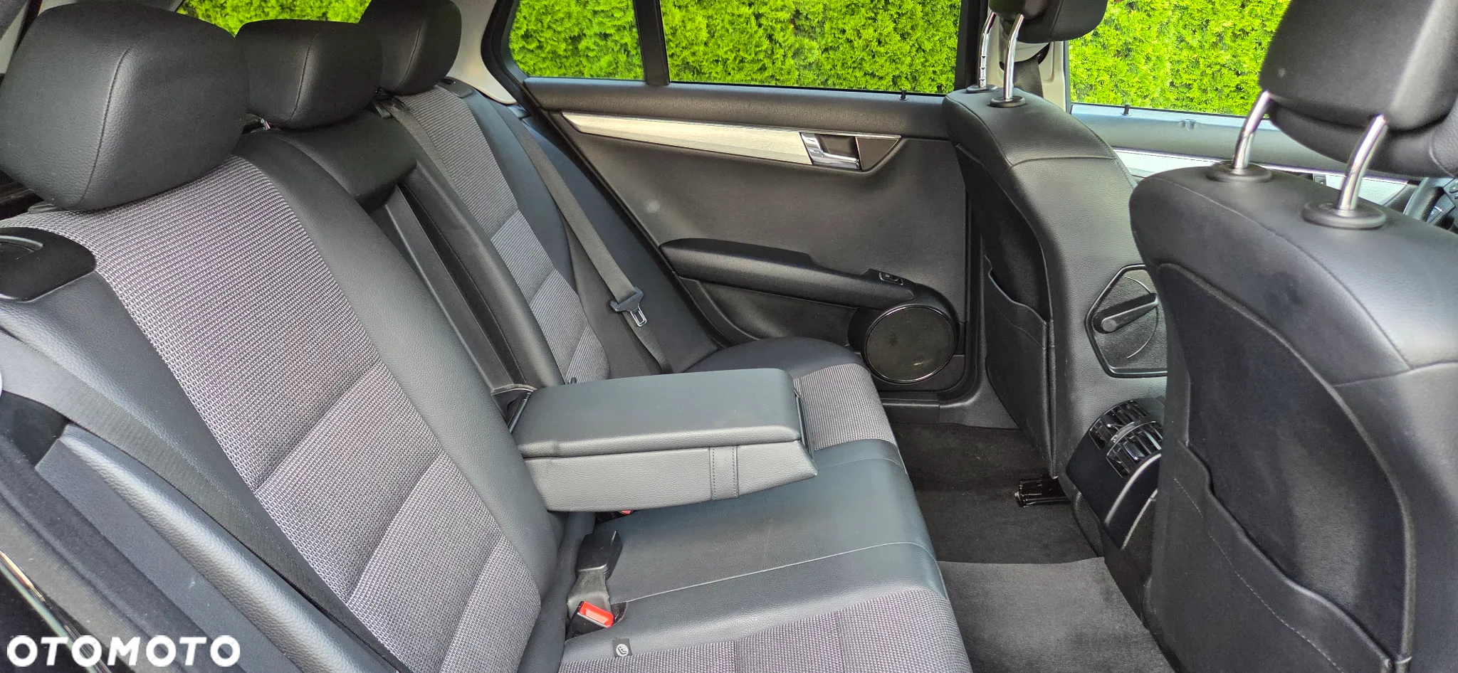 Mercedes-Benz Klasa C 180 T CGI Automatik BlueEFFICIENCY Avantgarde - 40