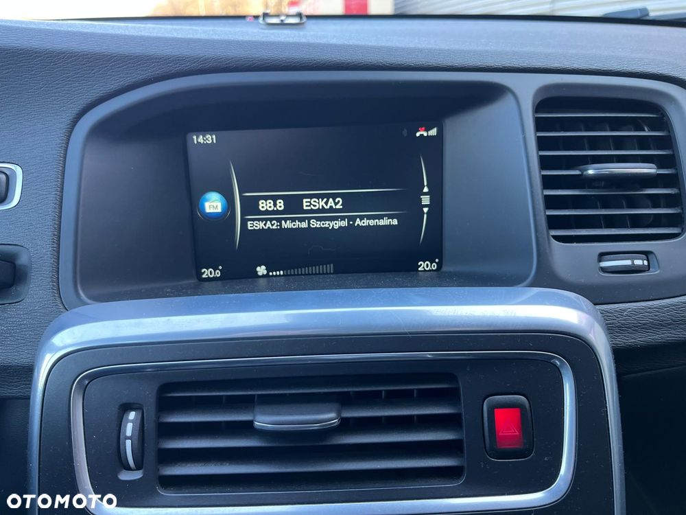 Volvo V60 D3 Geartronic Momentum - 17