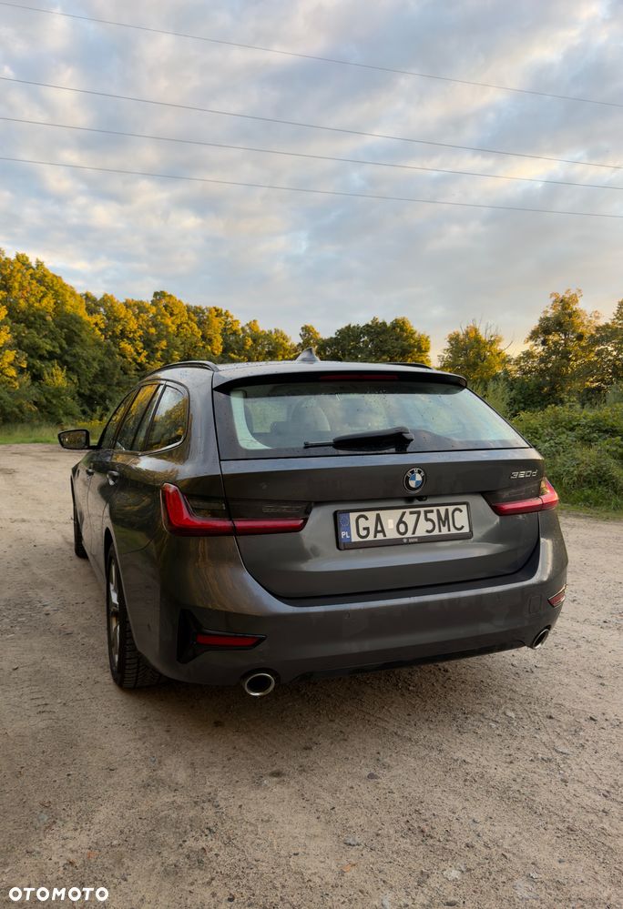 BMW Seria 3 320d Sport-Aut Efficient Dynamics Edition Luxury Line - 4