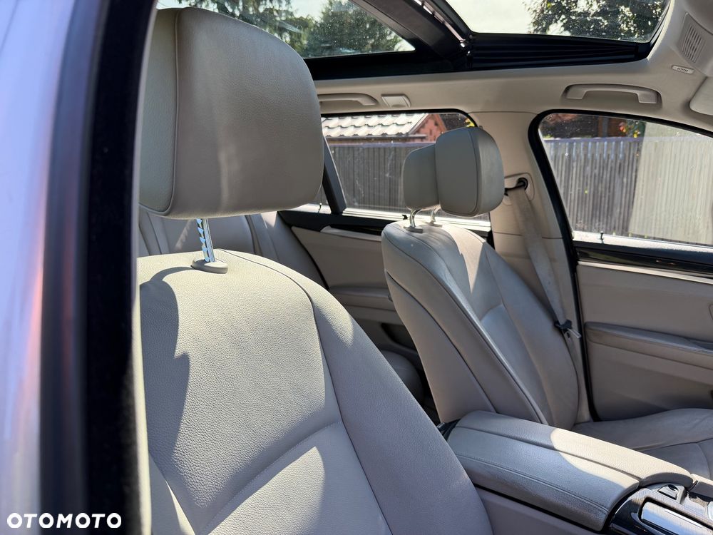 BMW Seria 5 530d Sport-Aut Luxury Line - 27