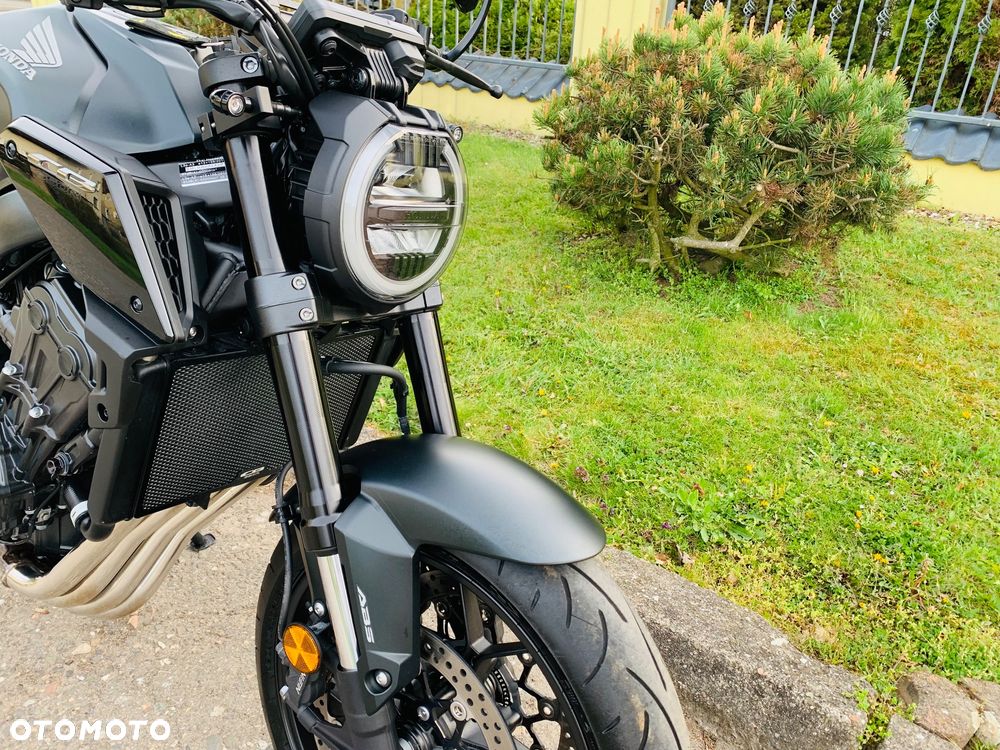 Honda CB - 12