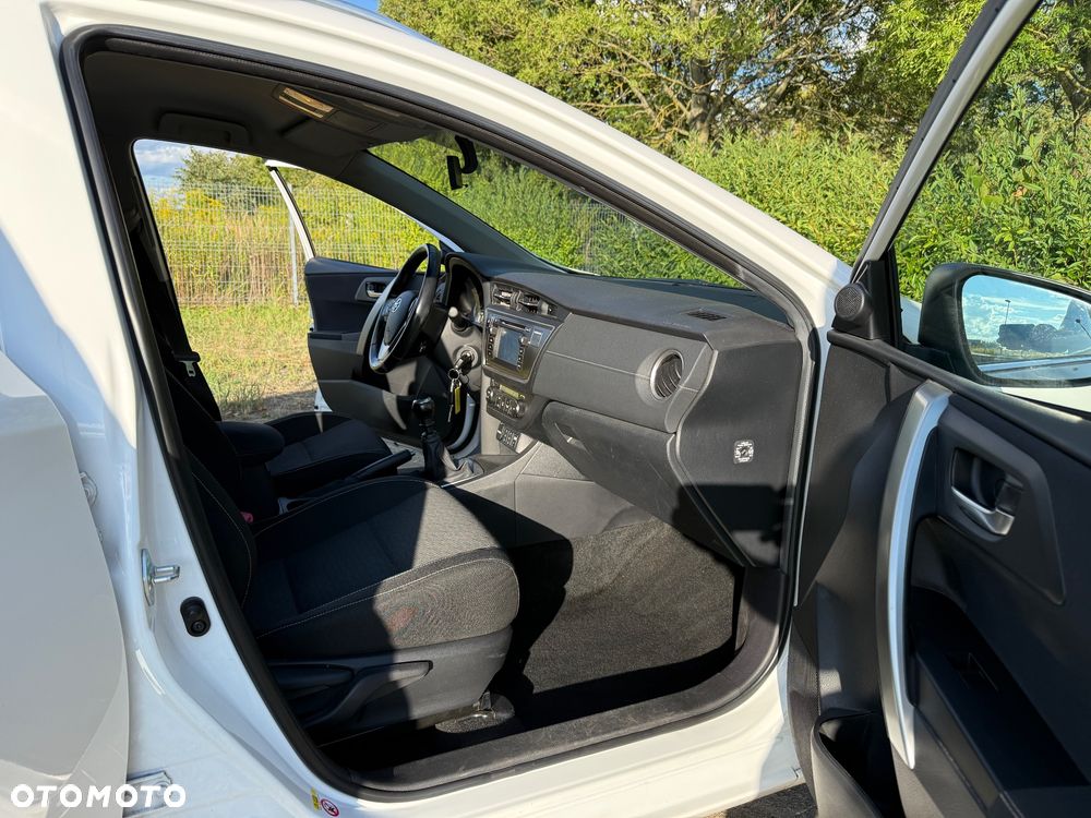 Toyota Auris 2.0 D-4D Edition - 10