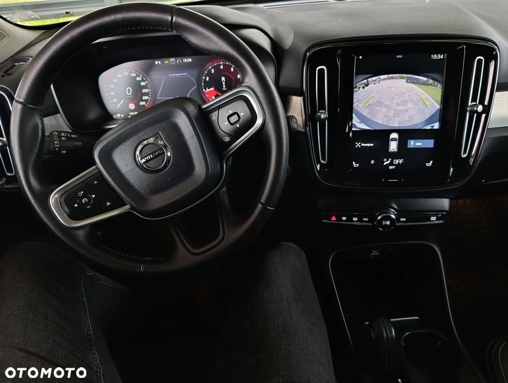 Volvo XC 40 T5 AWD Momentum - 8