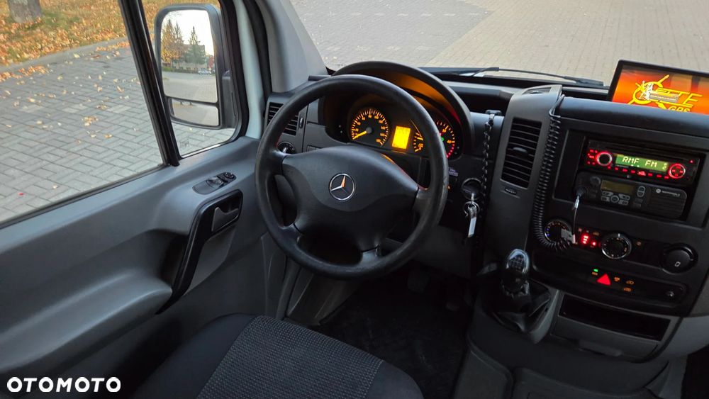 Mercedes-Benz SPRINTER - 16