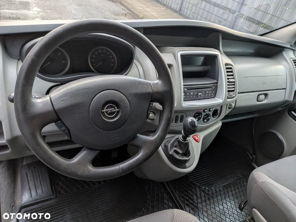 Opel Vivaro - 8