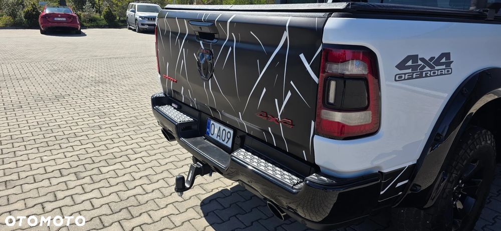 Dodge RAM - 12