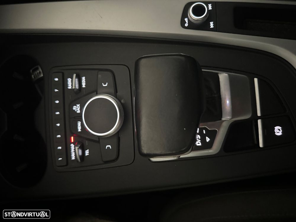 Audi A4 Avant 2.0 TDi Design S tronic - 25
