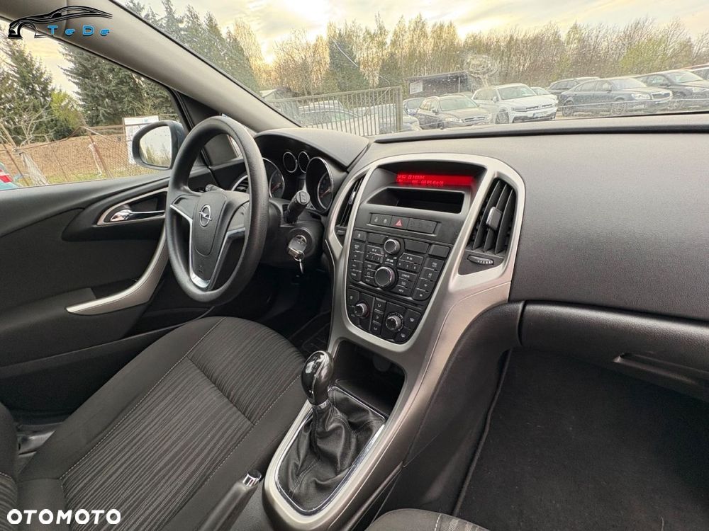 Opel Astra 2.0 CDTI DPF Cosmo - 33