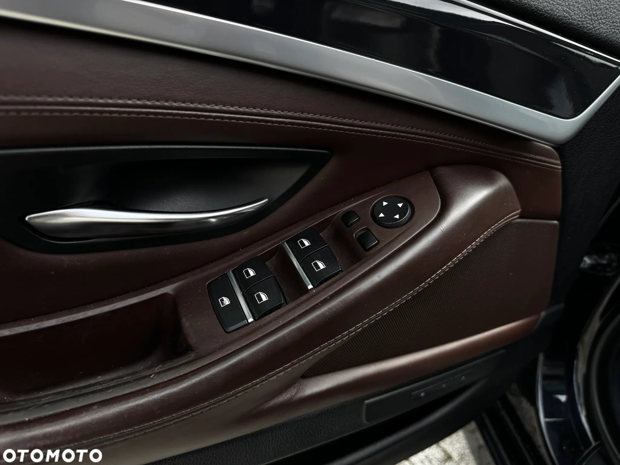 BMW Seria 5 525d Touring Luxury Line - 23
