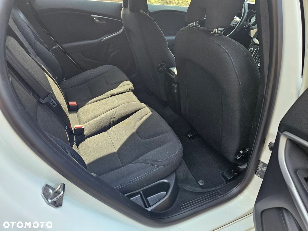 Volvo V40 D2 Kinetic - 8