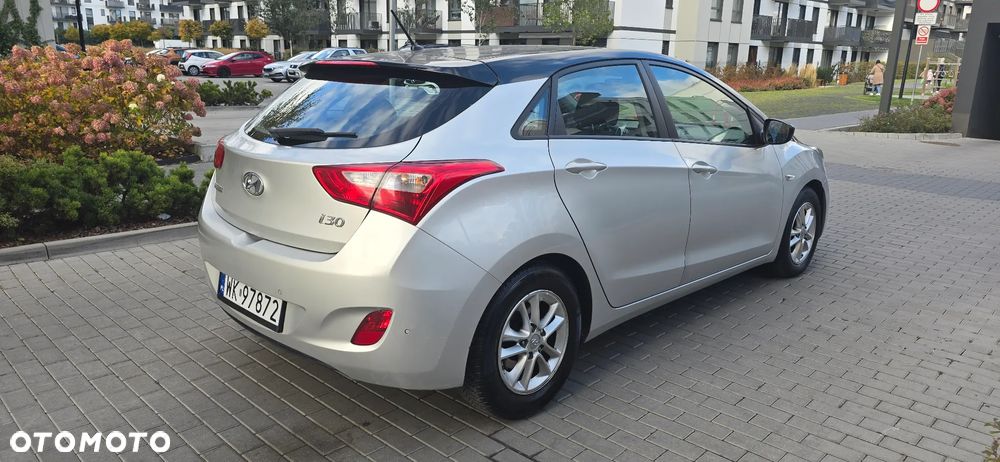 Hyundai i30 1.4 CRDi Comfort - 4