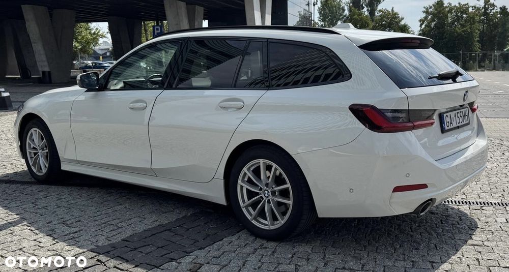 BMW Seria 3 318d mHEV - 8