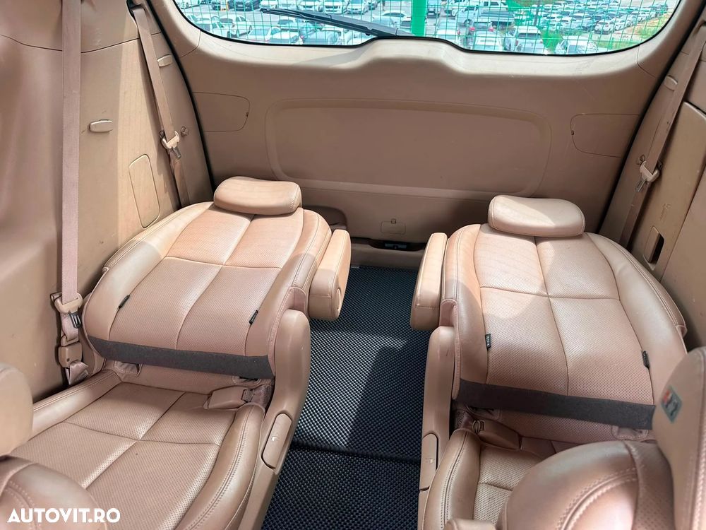 Kia Carnival - 13
