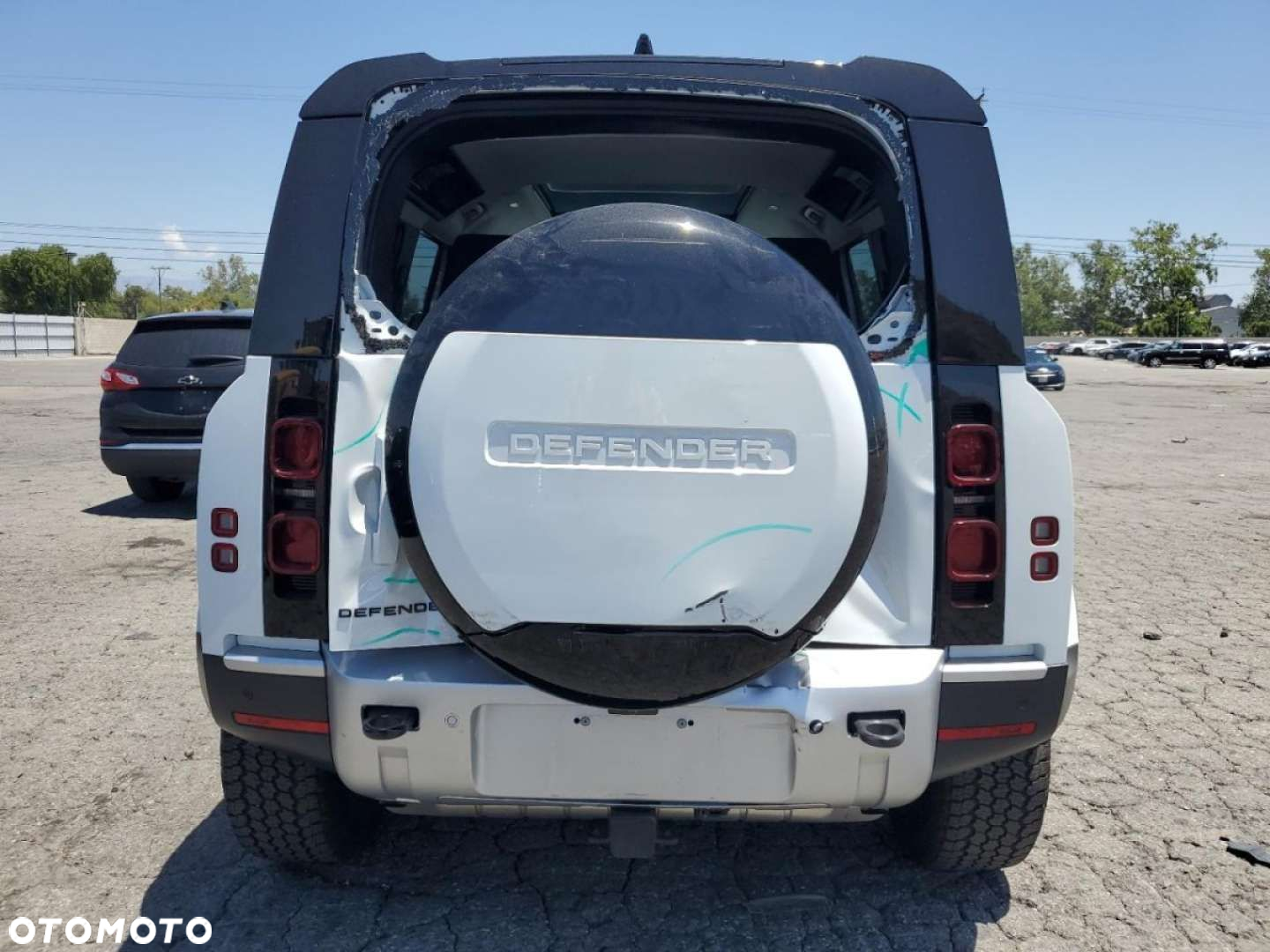 Land Rover Defender - 7