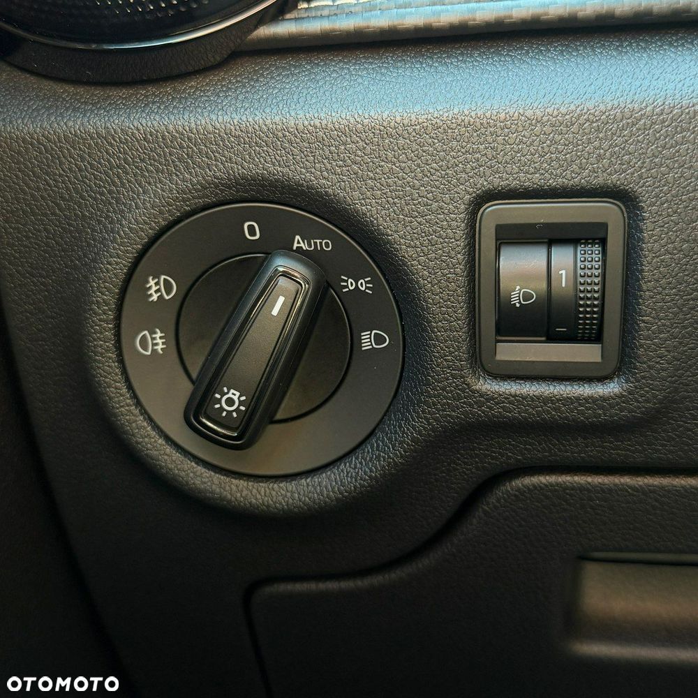 Skoda Fabia 1.0 TSI Monte Carlo DSG - 18