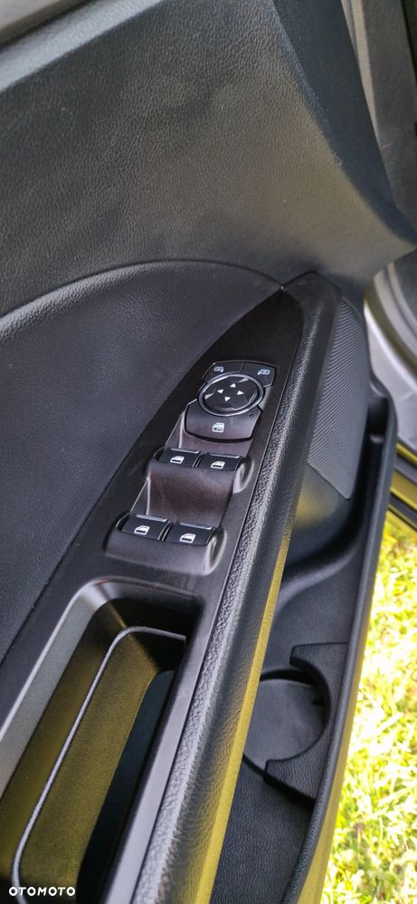 Ford Fusion - 18