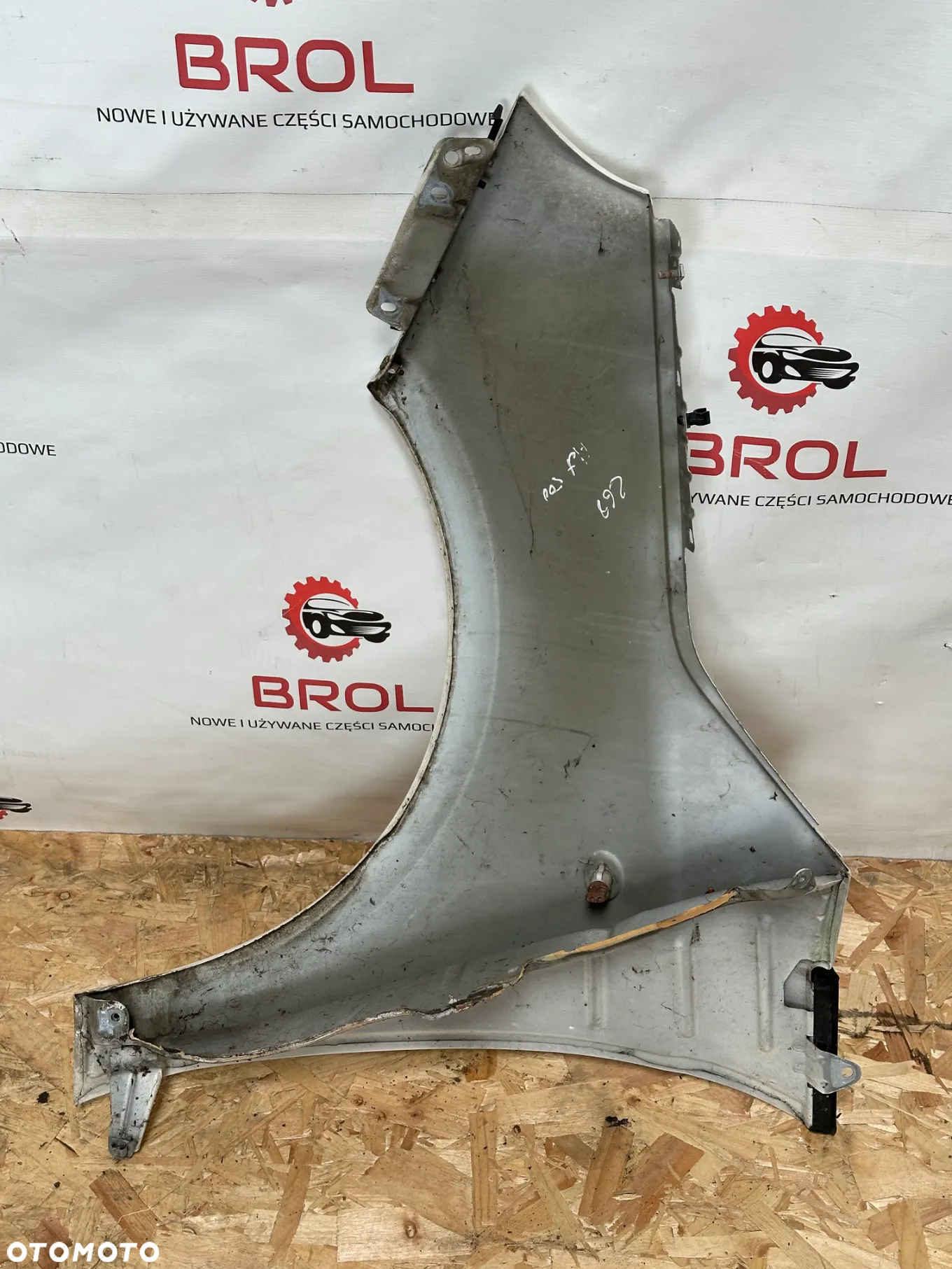 BŁOTNIK PRZEDNI PRAWY FIAT 500   268 - 5