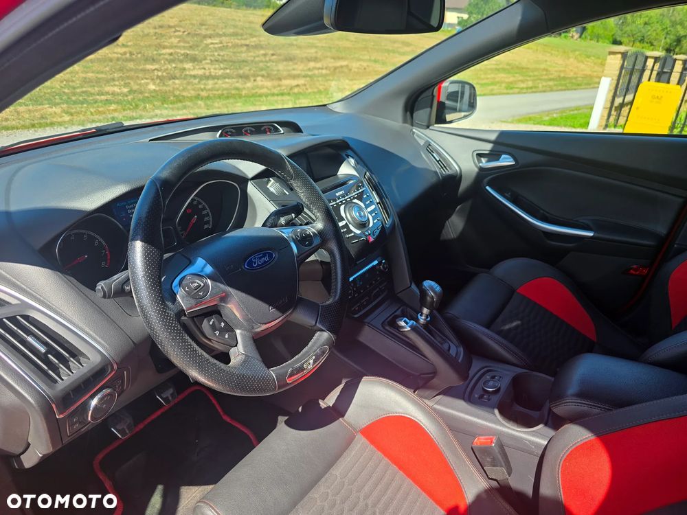 Ford Focus 2.0 EcoBoost ST - 21