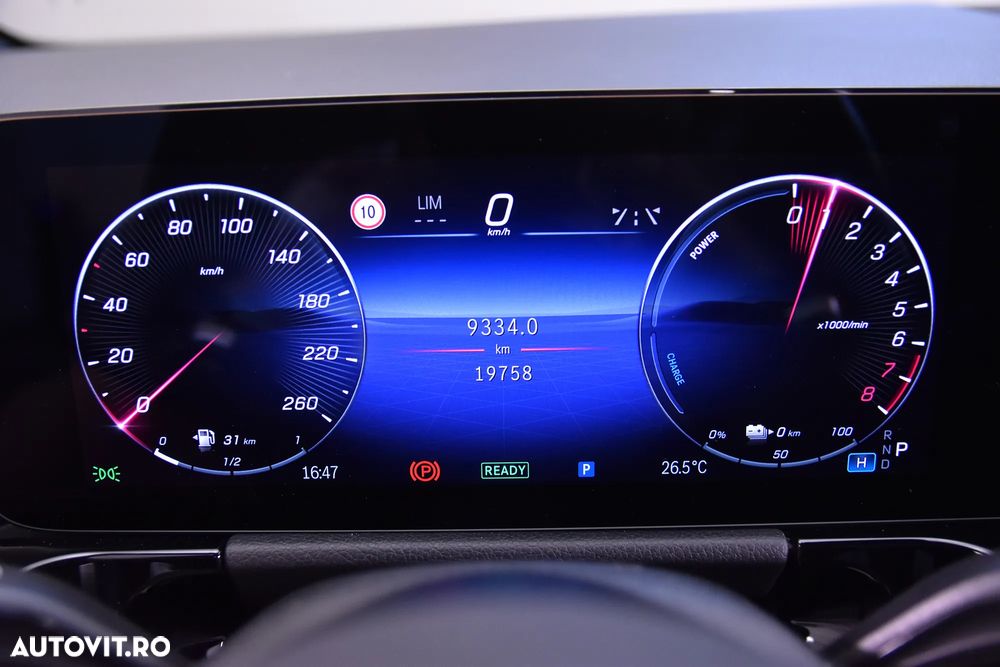 Mercedes-Benz GLA - 10