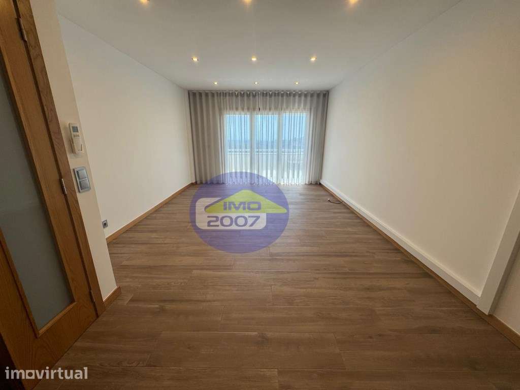 Apartamento T2 em Mozelos - Grande imagem: 4/33