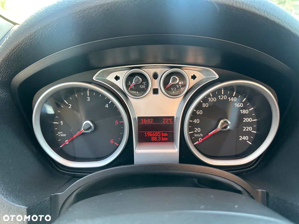 Ford Kuga - 12