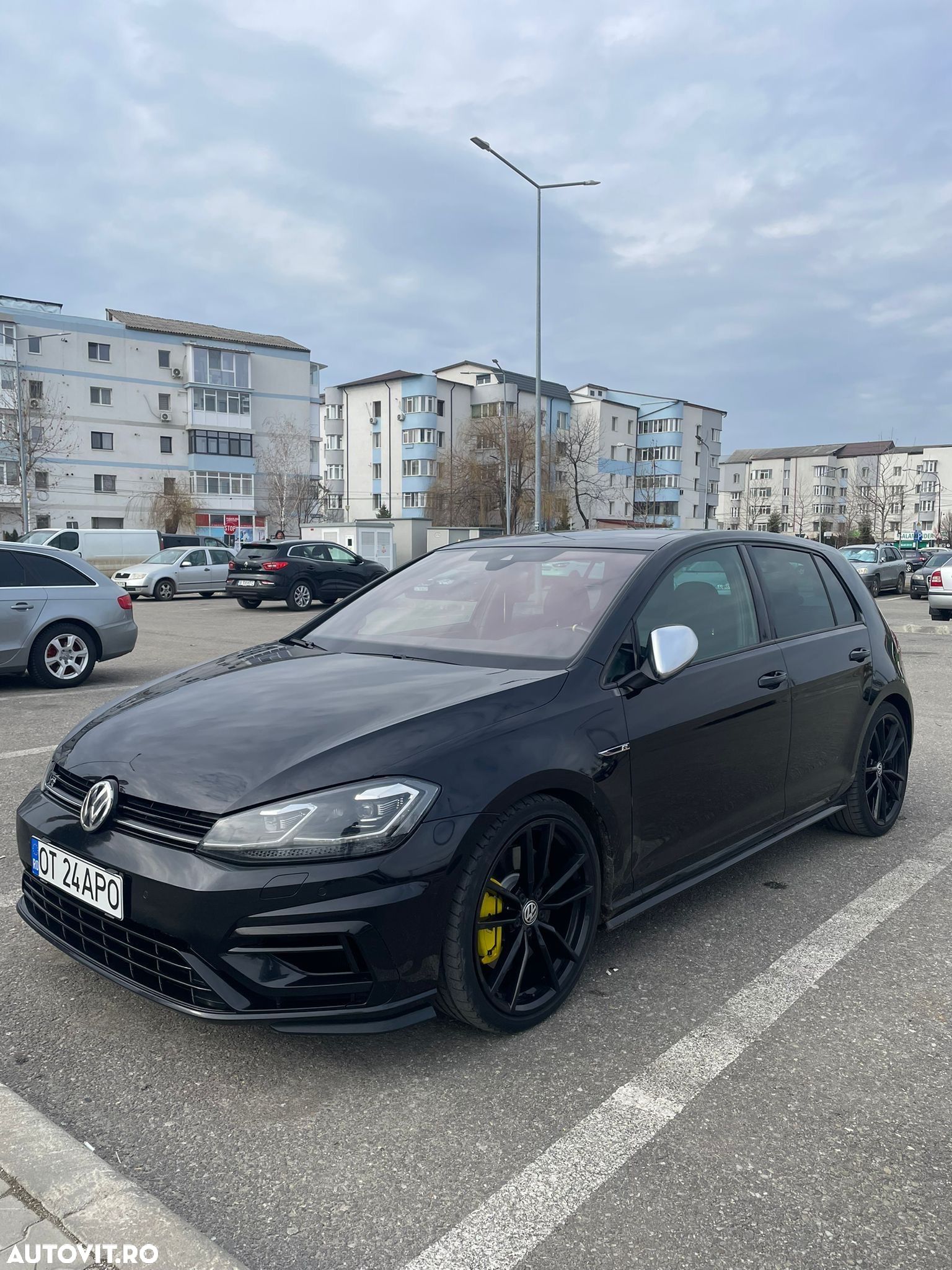Volkswagen Golf 2.0 TSI DSG R - 1