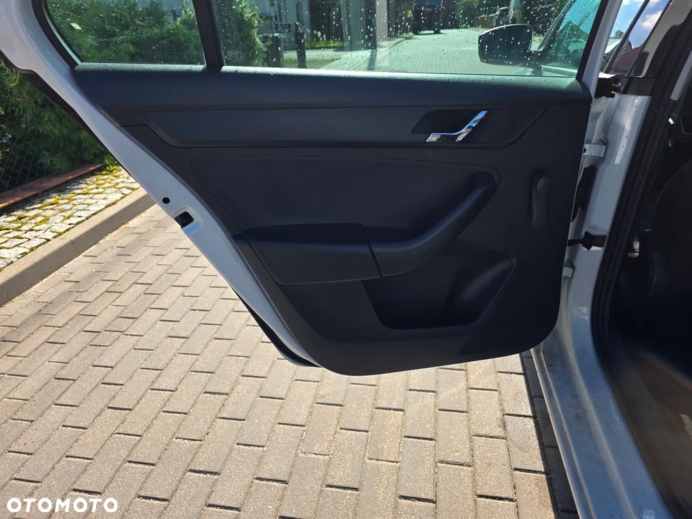 Skoda RAPID 1.2 TSI Elegance Max - 18