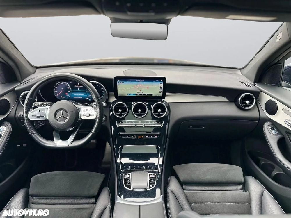 Mercedes-Benz GLC 300 e 4Matic 9G-TRONIC AMG Line - 17