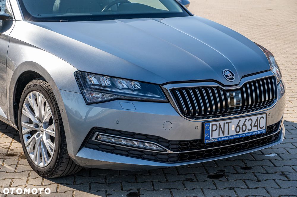 Skoda Superb 2.0 TDI DSG Premium Edition - 10