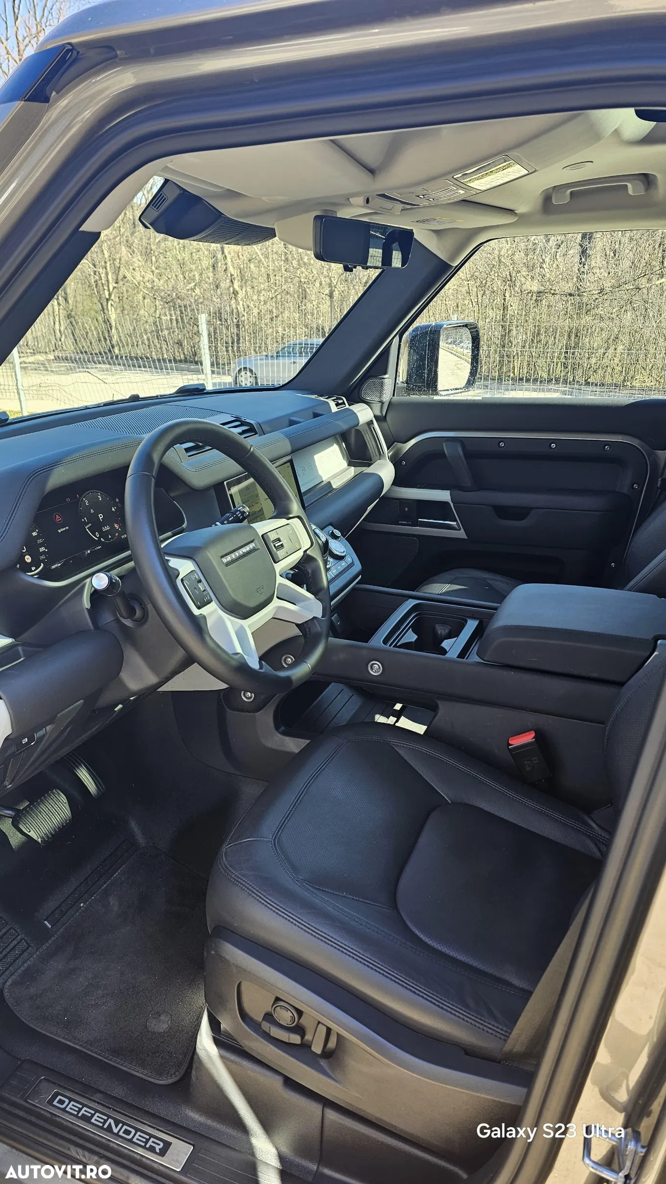 Land Rover Defender - 11