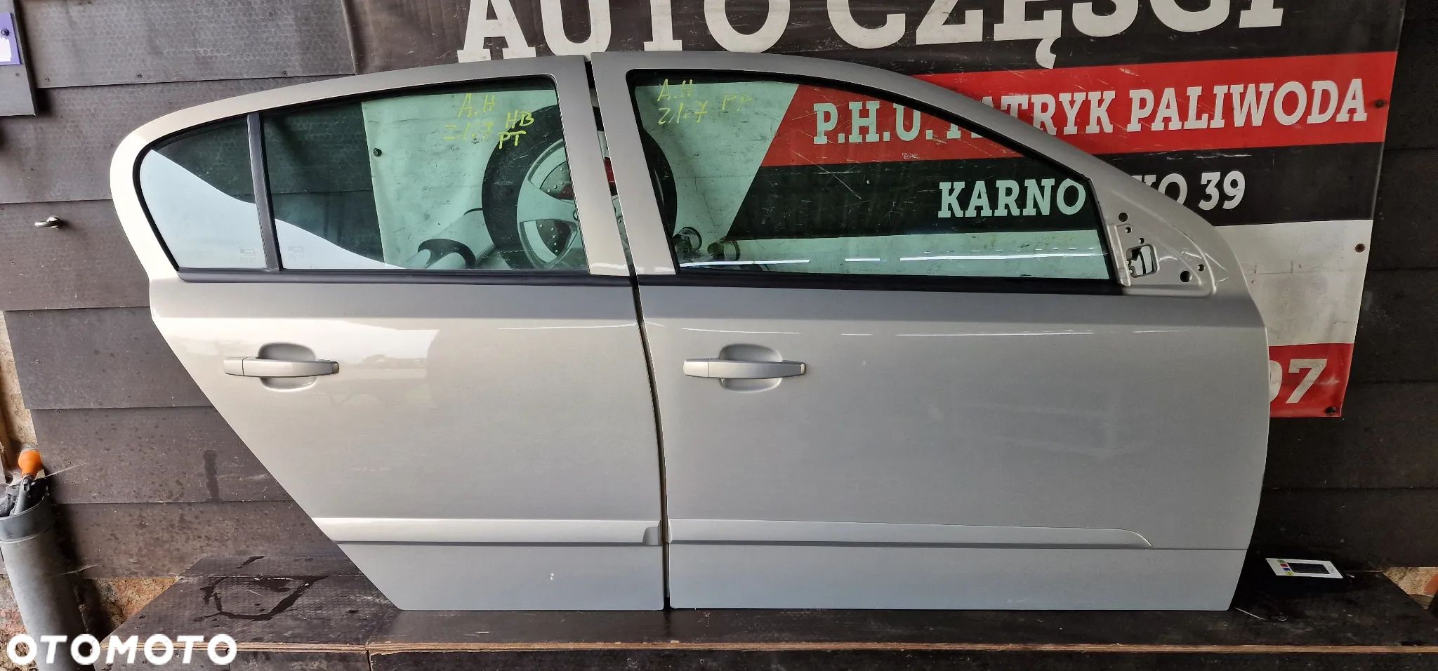 DRZWI PRAWA Strona OPEL ASTRA H HB Z167 - 1