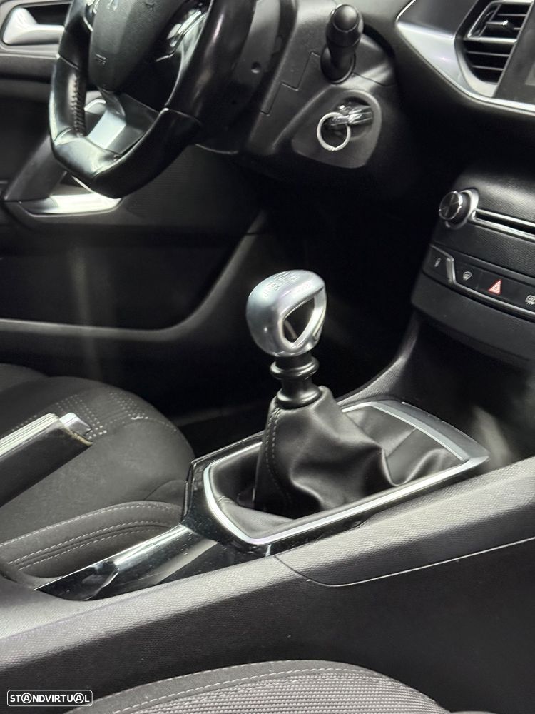Peugeot 308 SW BlueHDi 130 EAT6 Stop & Start Allure - 12