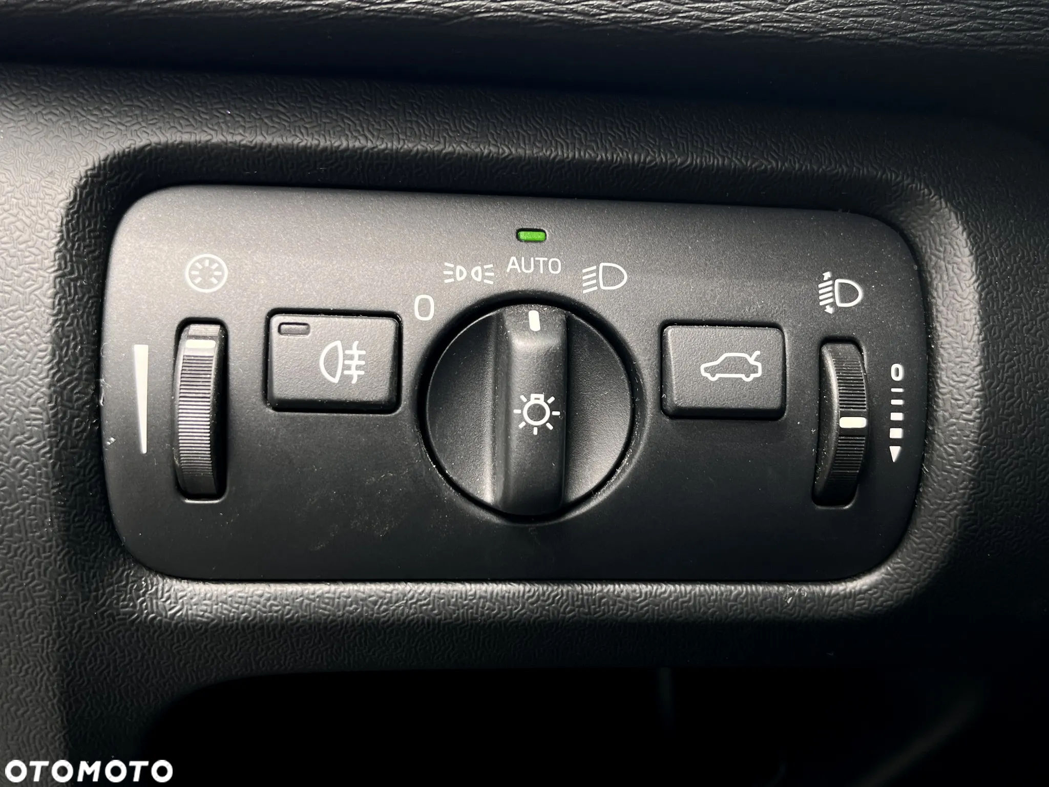 Volvo V40 D2 Momentum - 19
