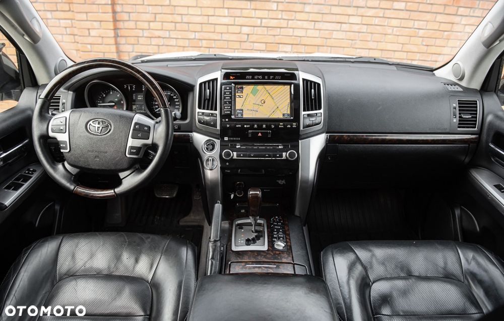 Toyota Land Cruiser - 21