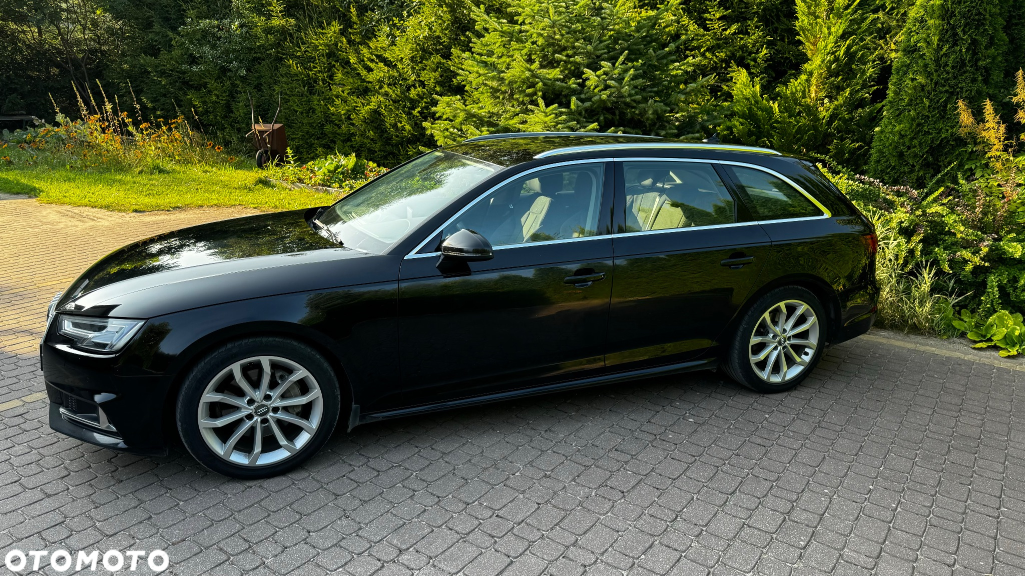 Audi A4 Avant 40 TDI quattro S tronic - 4