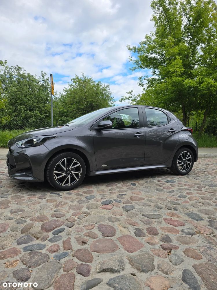 Toyota Yaris 1.0 Premium - 4