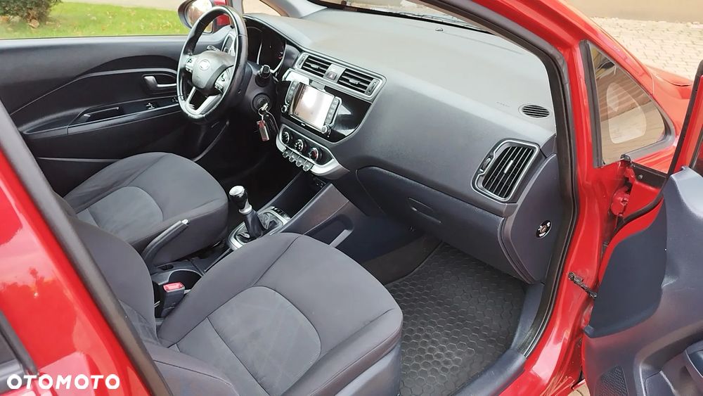 Kia Rio - 8