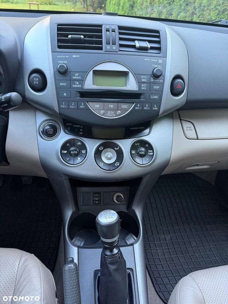 Toyota RAV4 2.2 D-4D 4x4 - 16